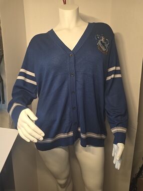 Warner Bros Harry Potter. Ravenclaw Crest Blue Knit Cardigan